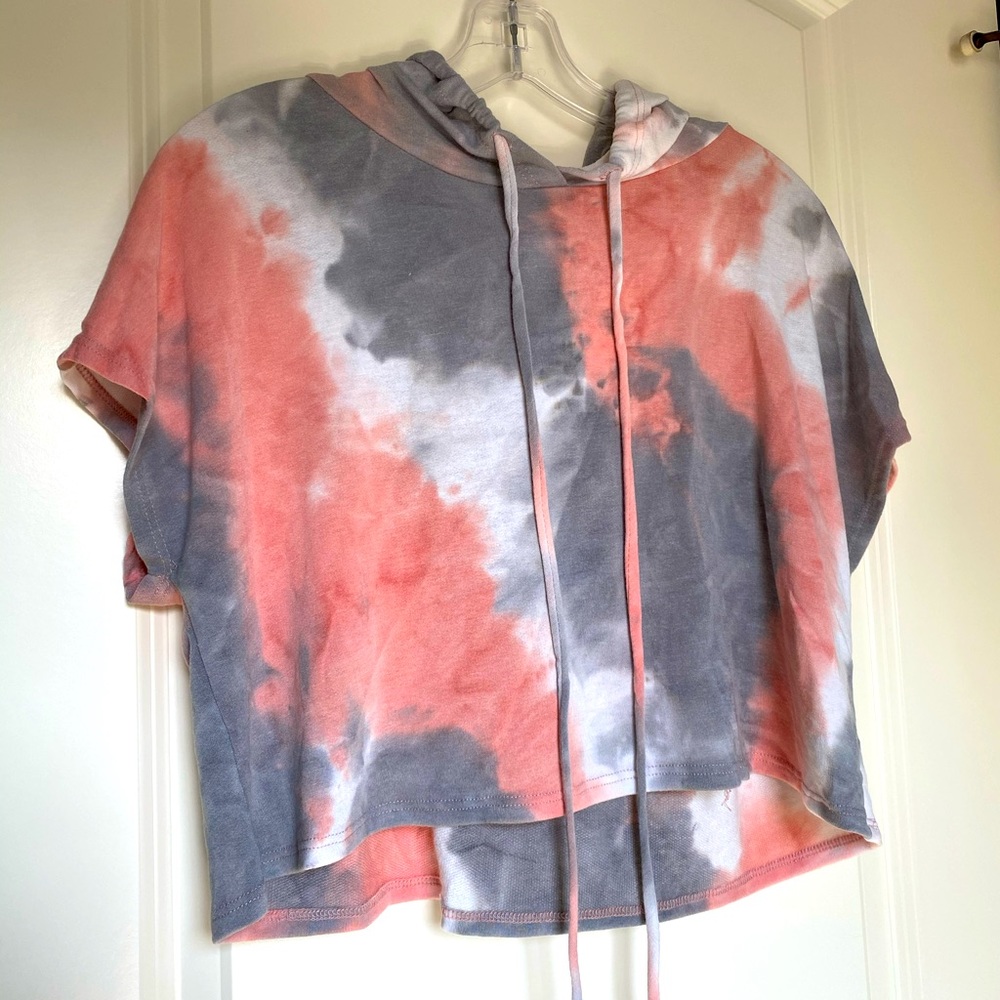 Cropped tie dye t-shirt with a hood, brand new.